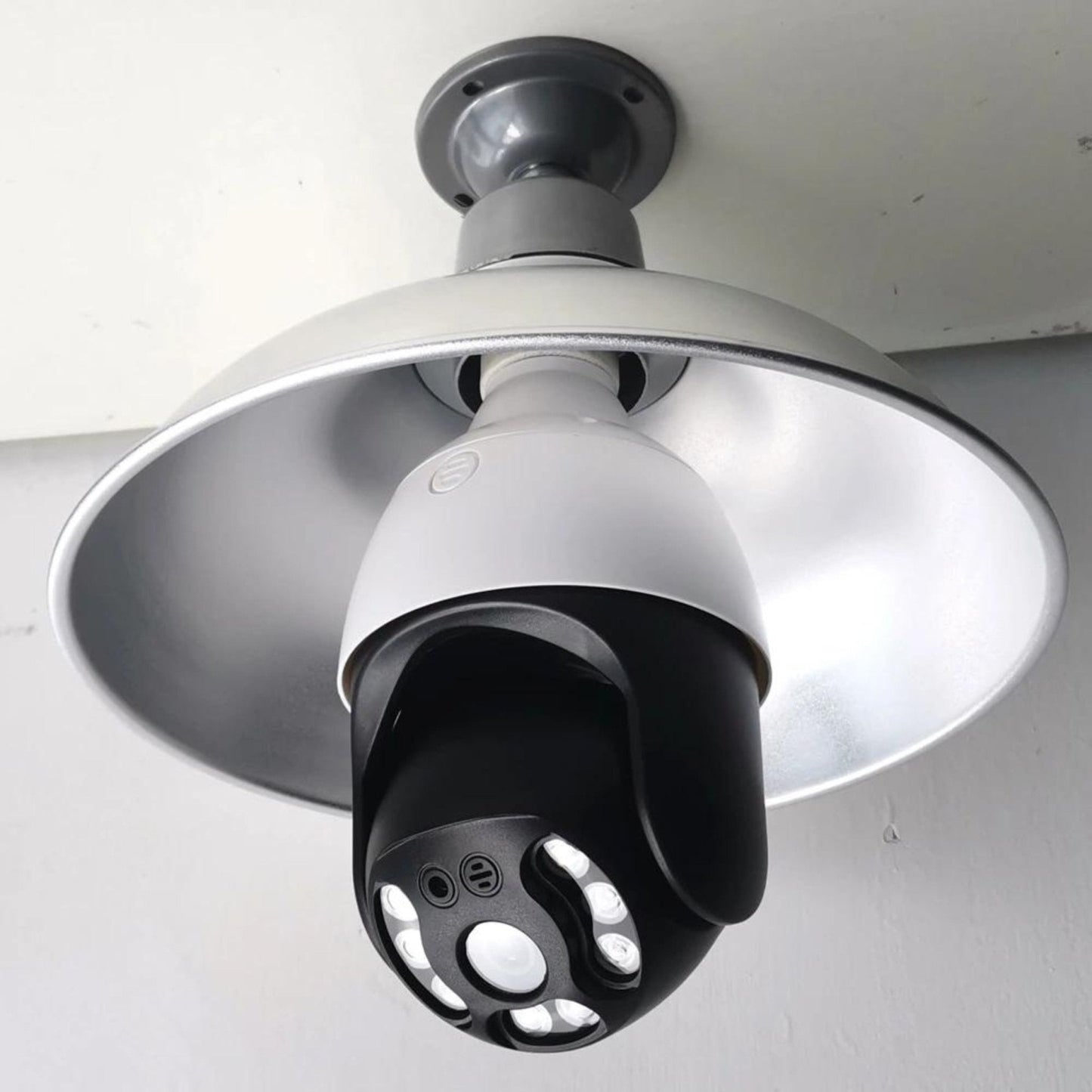 360 Lightbulb Camera by HomeGuard